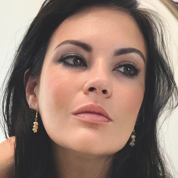 New *Authentic Triple Set of Freshwater Pearls 7mm x 5mm Dangle Gold Earrings - Picture 2 of 15